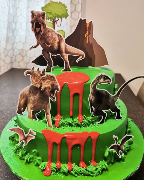 <transcy>Adorno para tarta de dinosaurios</transcy>